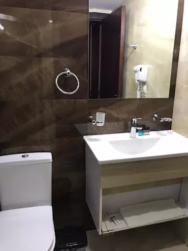 سرویس بهداشتی و حمام هتل لیلیوم کیش